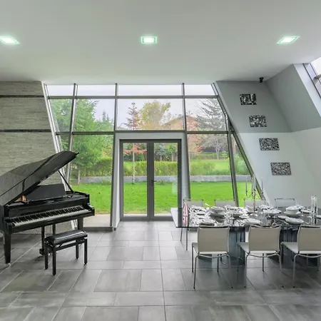 9 April Village Sea&spa Pensionat Varna