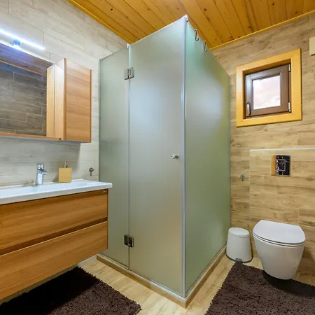 Gæstehus 9 April Village Sea &